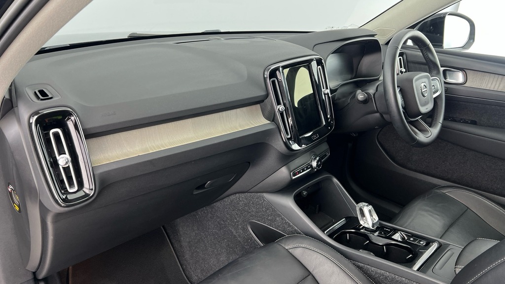 Volvo XC40 Inscription Black #6