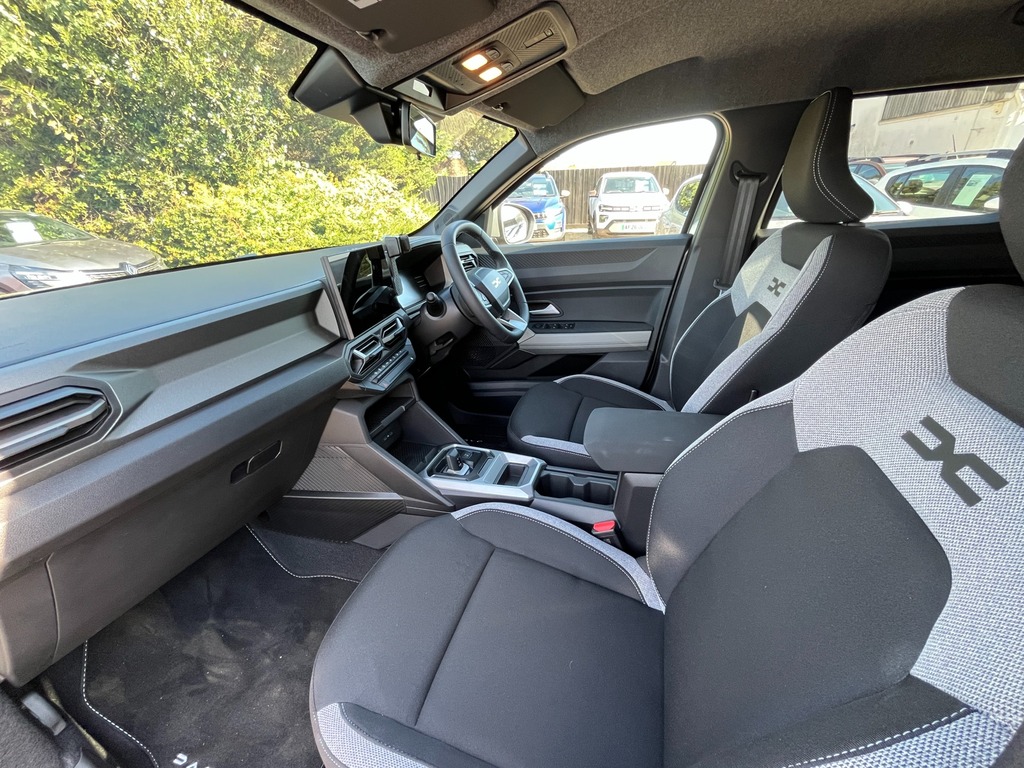Dacia Duster 1.8 Hybrid 155 Extreme Estate SA26GPU White #10