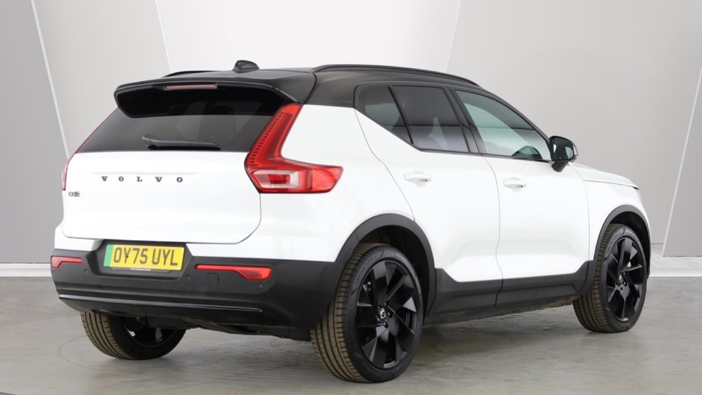 Volvo EX40 Ultra Black Edition White #5