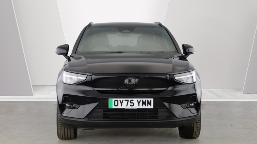 Volvo EX40 Plus Black Edition Black #3