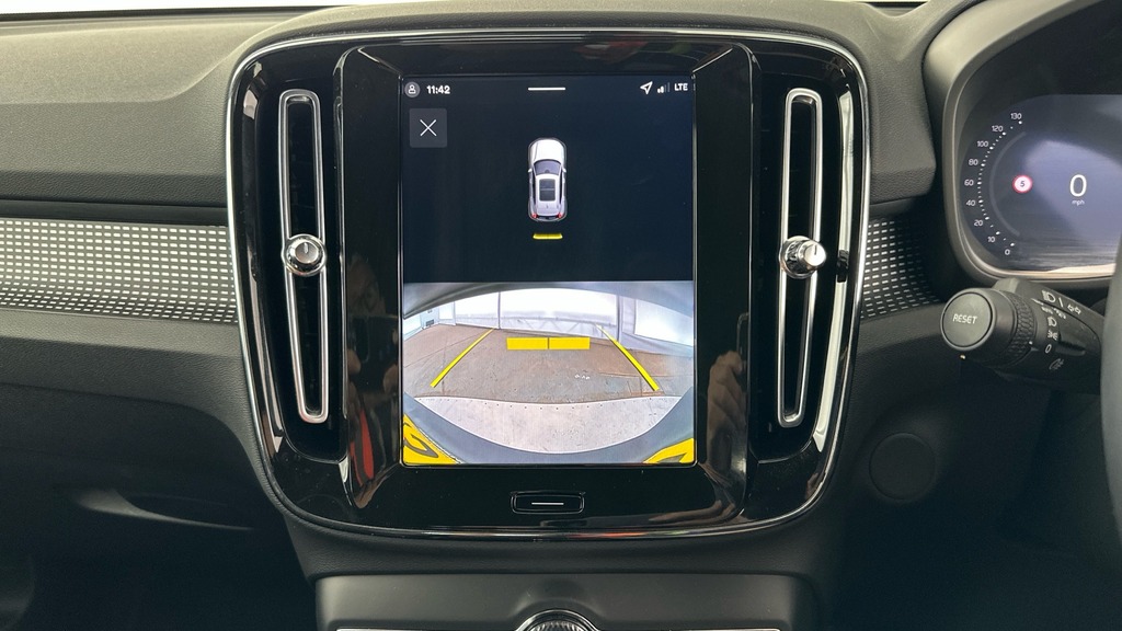 Volvo EX40 185Kw Extended Range Ultra 78Kwh White #20