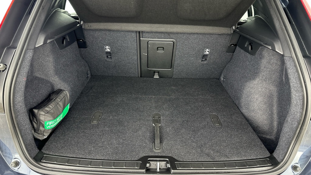Volvo EX40 185Kw Extended Range Ultra 78Kwh White #13