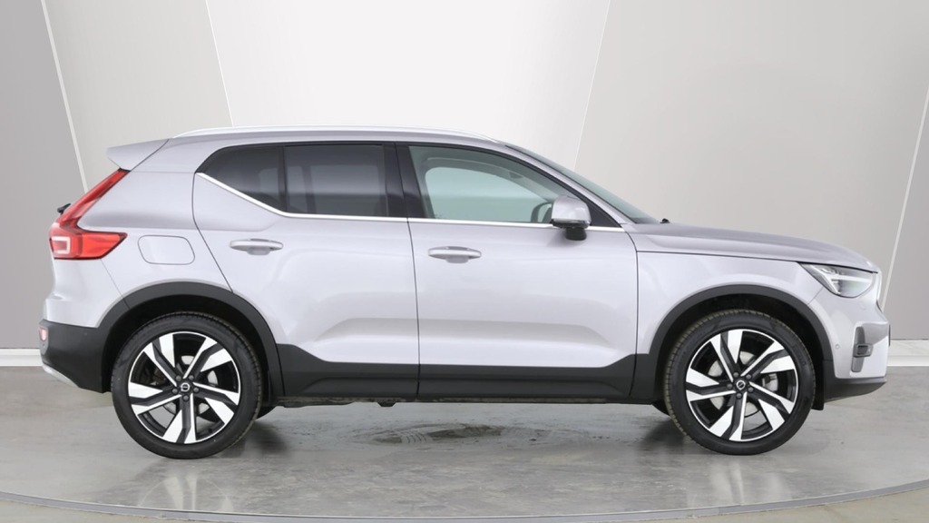 Volvo XC40 Ultra Bright Silver #4