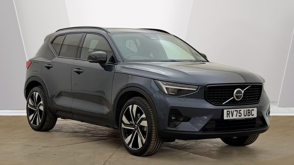 Volvo XC40 Ultra Dark Blue