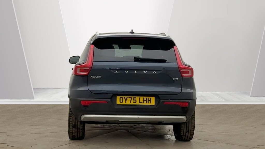 Volvo XC40 Ultra Bright Blue #4