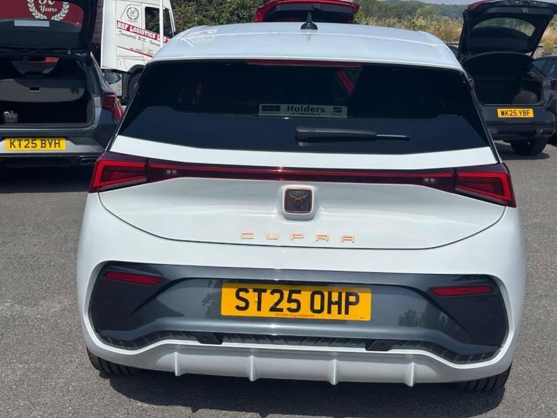 Cupra Born 170Kw E-boost V3 59Kwh White #4