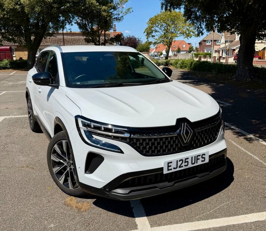 Renault Austral 1.2L Techno White