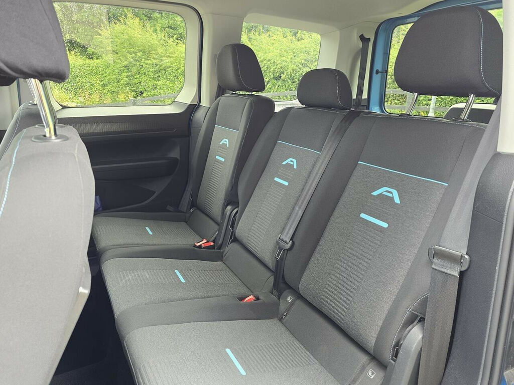 Ford Tourneo Connect 2.0 Ecoblue Active Mpv Dct Euro 6 Ss WH23KPU Blue #4