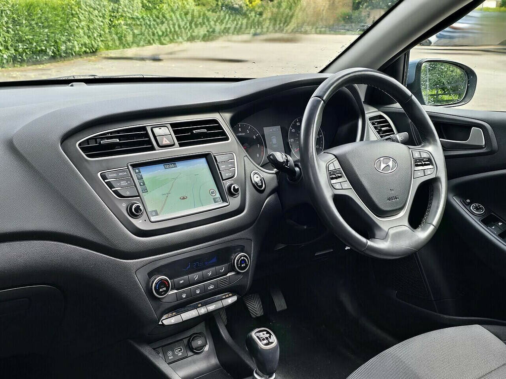 Hyundai I20 1.2 Premium Se Nav Hatchback Eur Blue #2