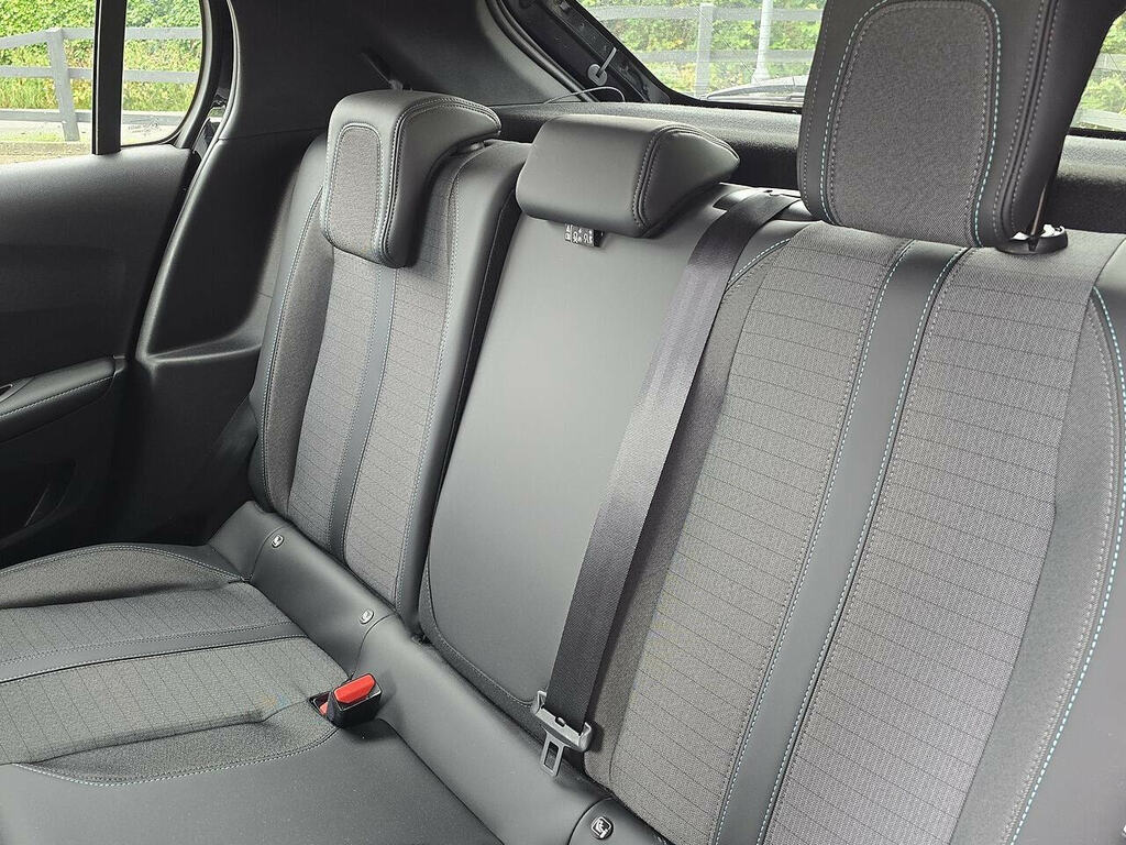Peugeot 208 1.2 Puretech Allure Premium Hatchback FV23XPD Black #6