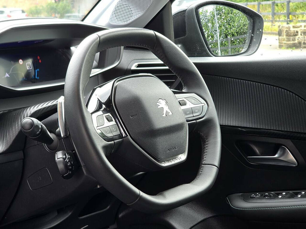 Peugeot 208 1.2 Puretech Allure Premium Hatchback FV23XPD Black #4