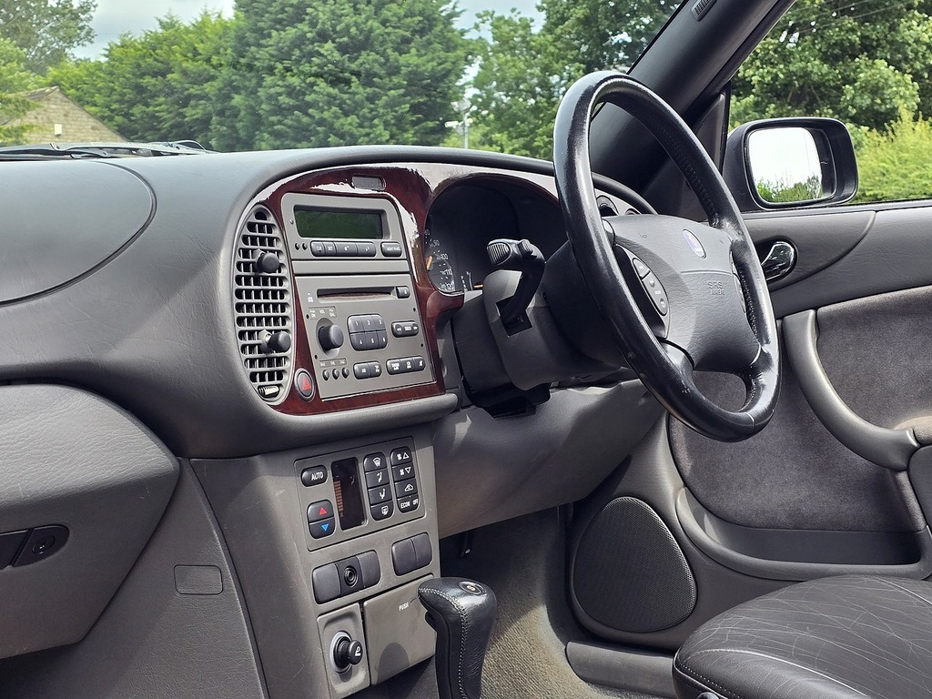 Saab 9-3 Saab 9-3 2.0T Se Convertible Y865HVY Grey #2