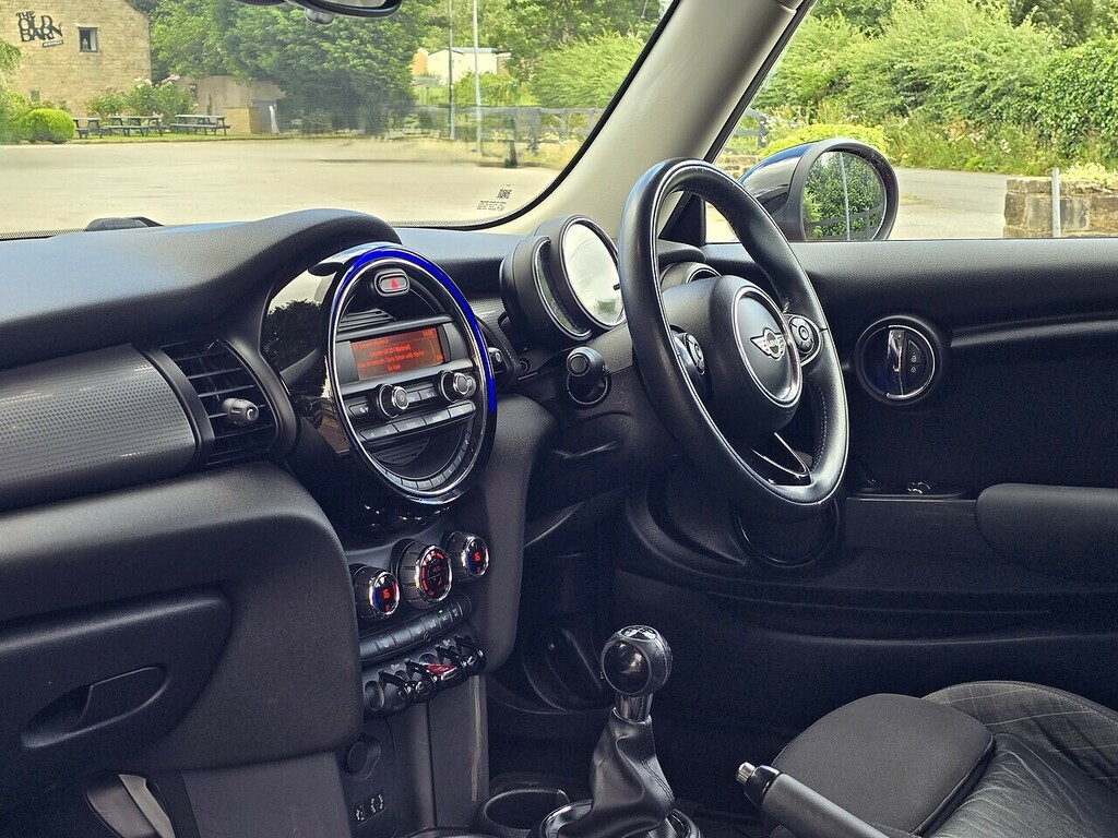 Mini Hatch Cooper Red #2