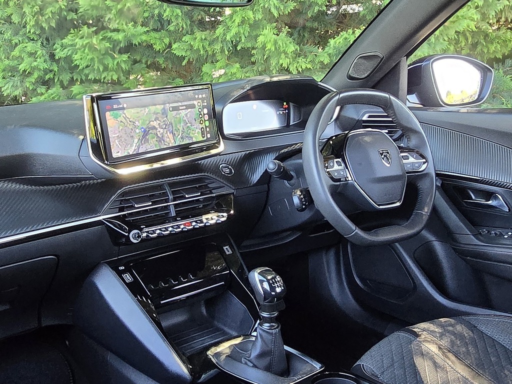 Peugeot 2008 Puretech Allure Grey #2