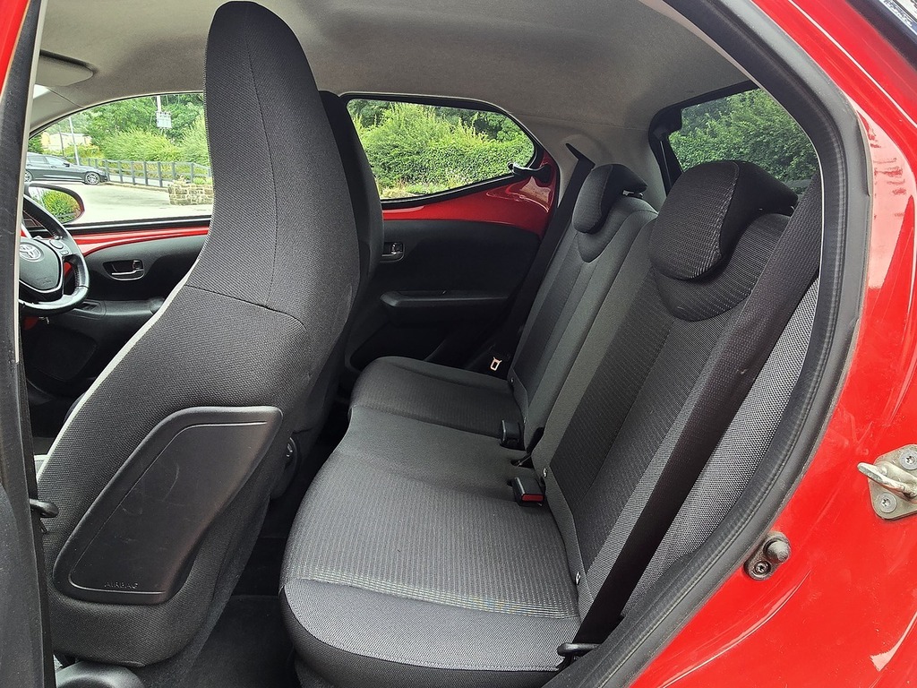 Toyota Aygo Vvt-i X-trend Red #6