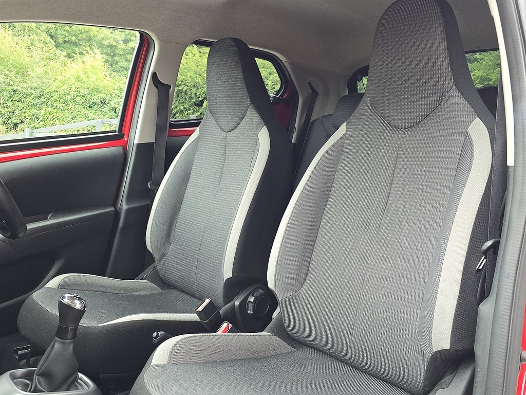 Toyota Aygo Vvt-i X-trend Red #3