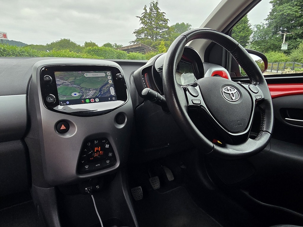 Toyota Aygo Vvt-i X-trend Red #2