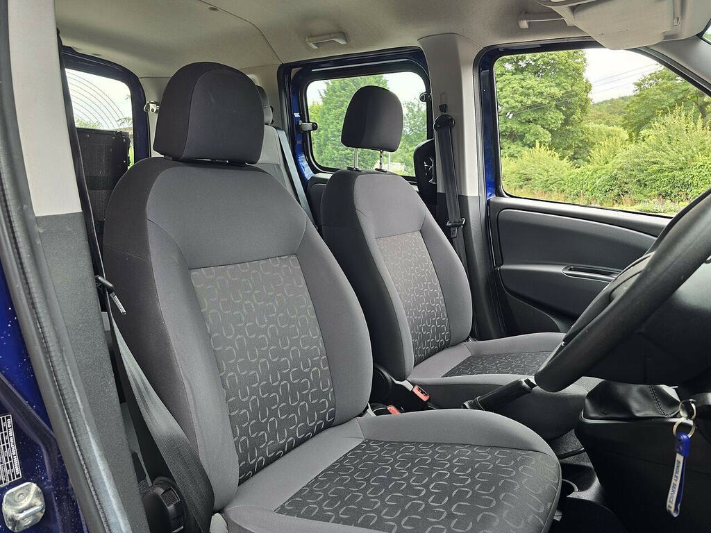 Fiat Doblo Cargo 1.3 White #7