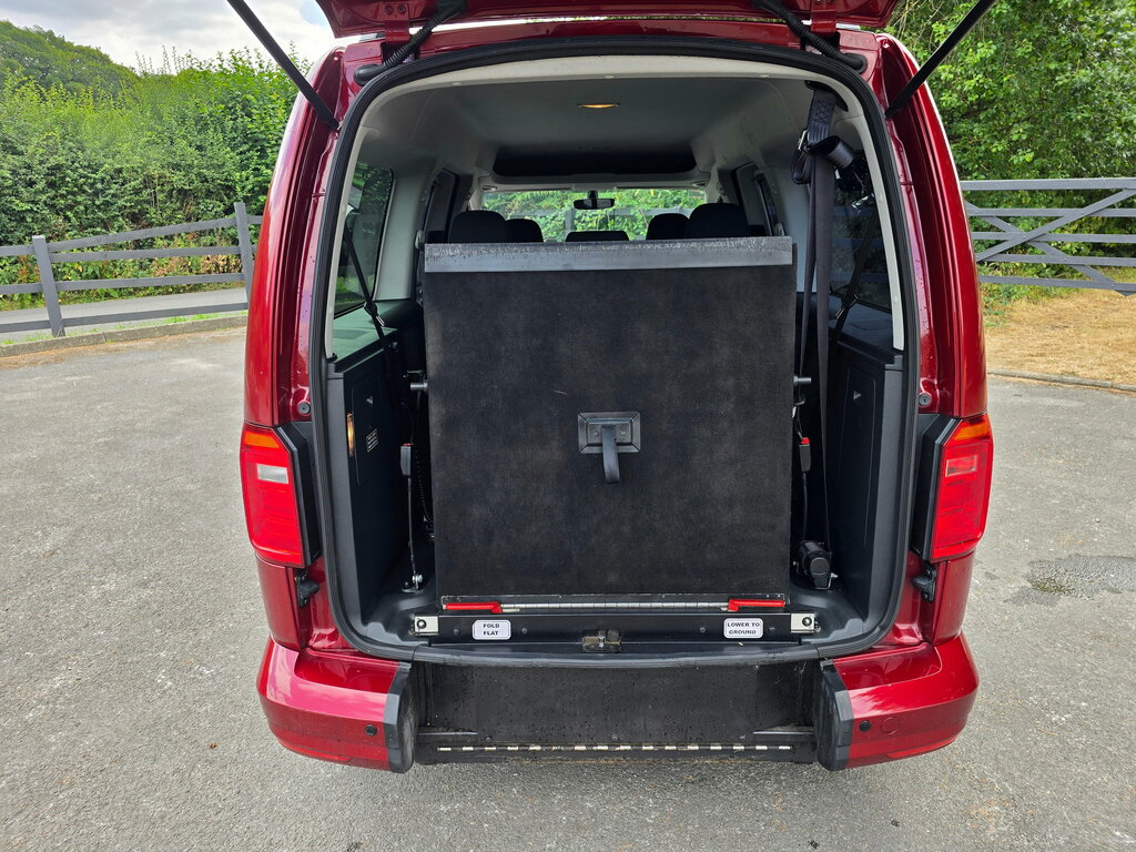Volkswagen Caddy Maxi Life Tdi Dsg Red #18