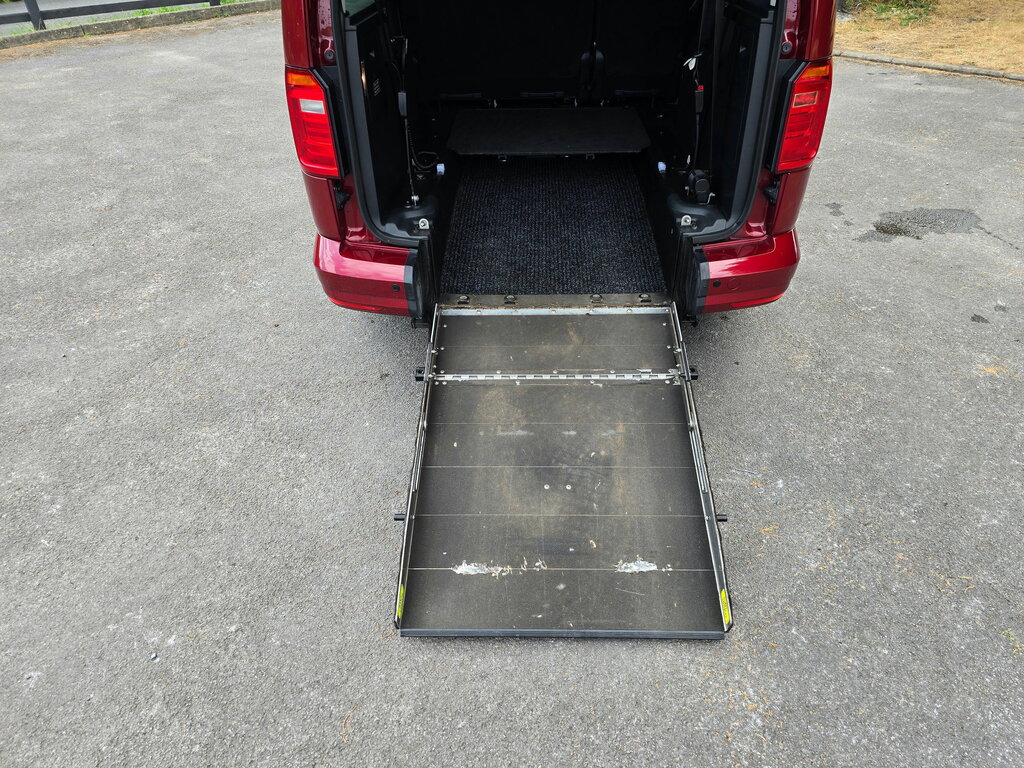 Volkswagen Caddy Maxi Life Tdi Dsg Red #19