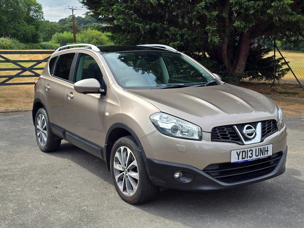 Nissan Qashqai Hatchback Black #16