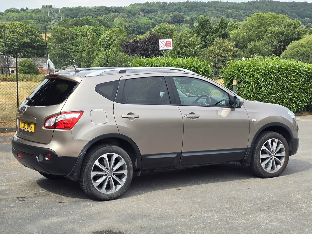 Nissan Qashqai Hatchback Black #20