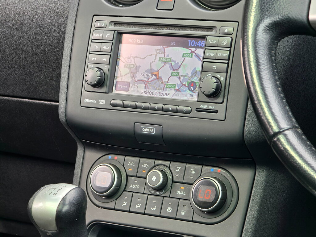 Nissan Qashqai Hatchback Black #9