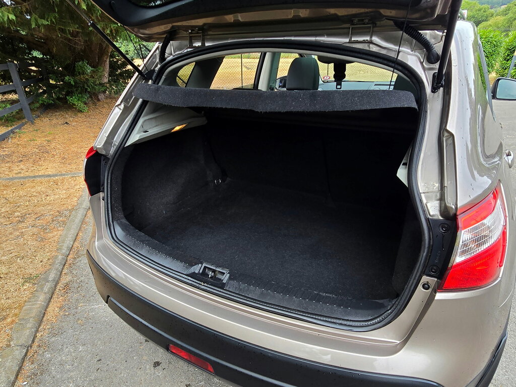 Nissan Qashqai Hatchback Black #7