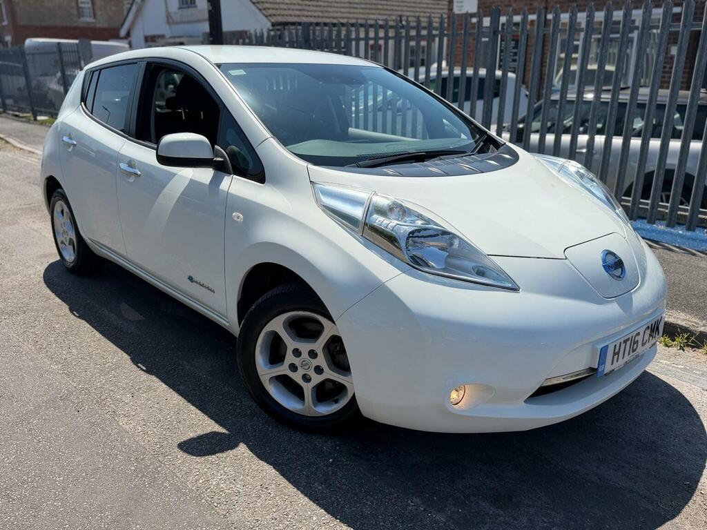 Nissan Leaf Hatchback 30Kwh Acenta 201616 White