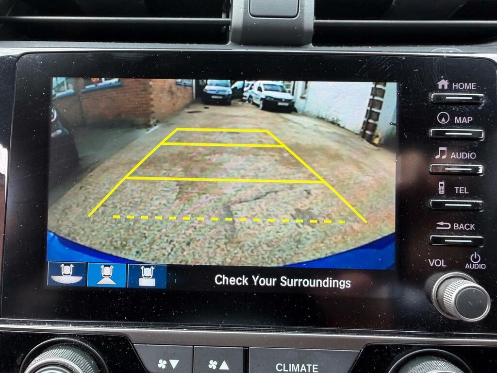 Honda Civic Honda Hatchback 2.0 Ehev Sport Cvt White #21