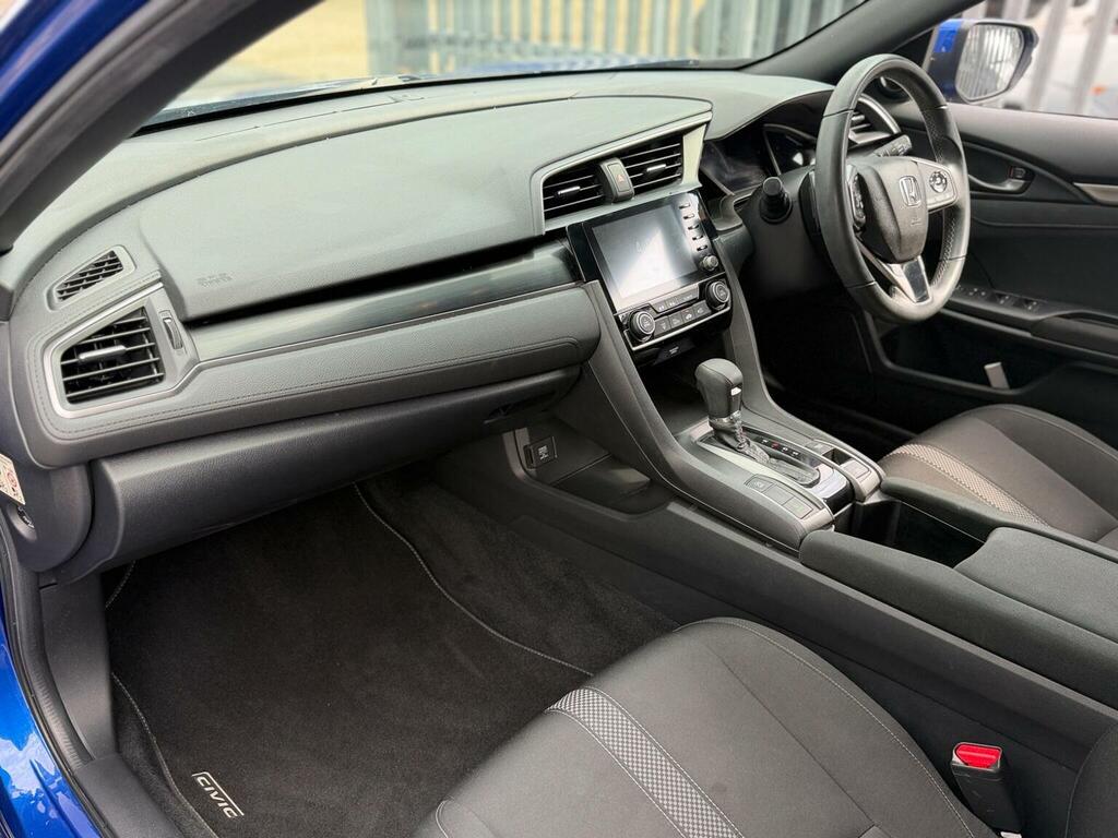 Honda Civic Honda Hatchback 2.0 Ehev Sport Cvt White #16