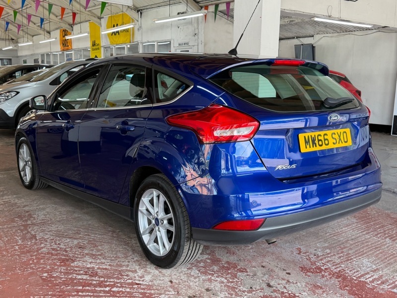 Ford Focus 1.0T Ecoboost Zetec Hatchback Blue #4