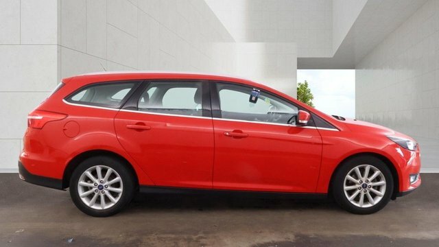 Ford Focus 1.0T Ecoboost Titanium Estate LS16DFY Red #5