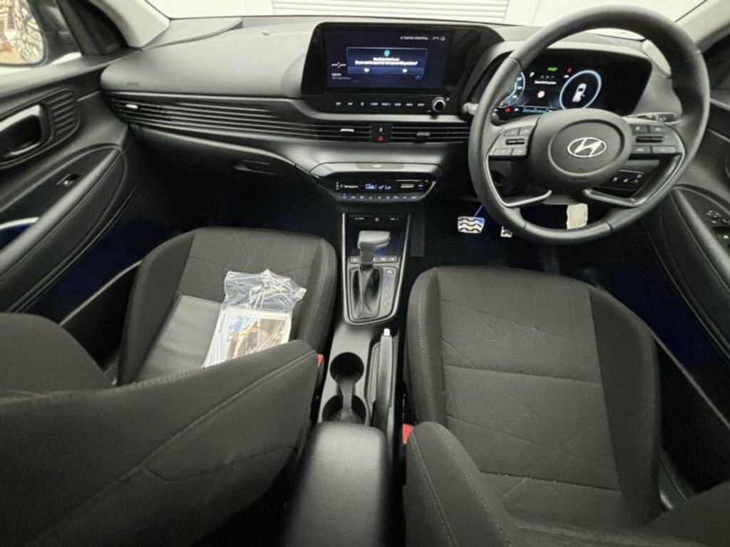 Hyundai Bayon 1L Premium Green #4