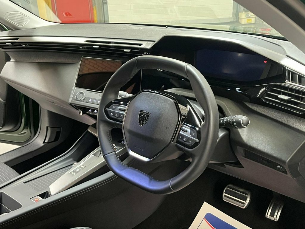 Peugeot 308 1.2L Active Premium Green #3