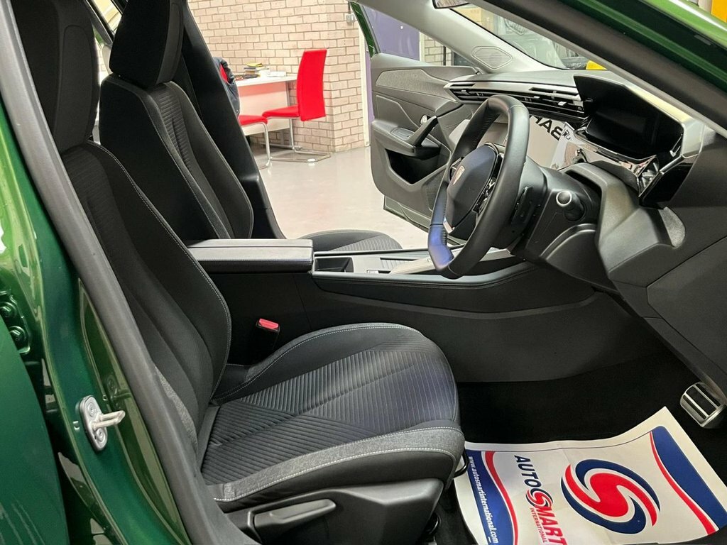 Peugeot 308 1.2L Active Premium Green #6