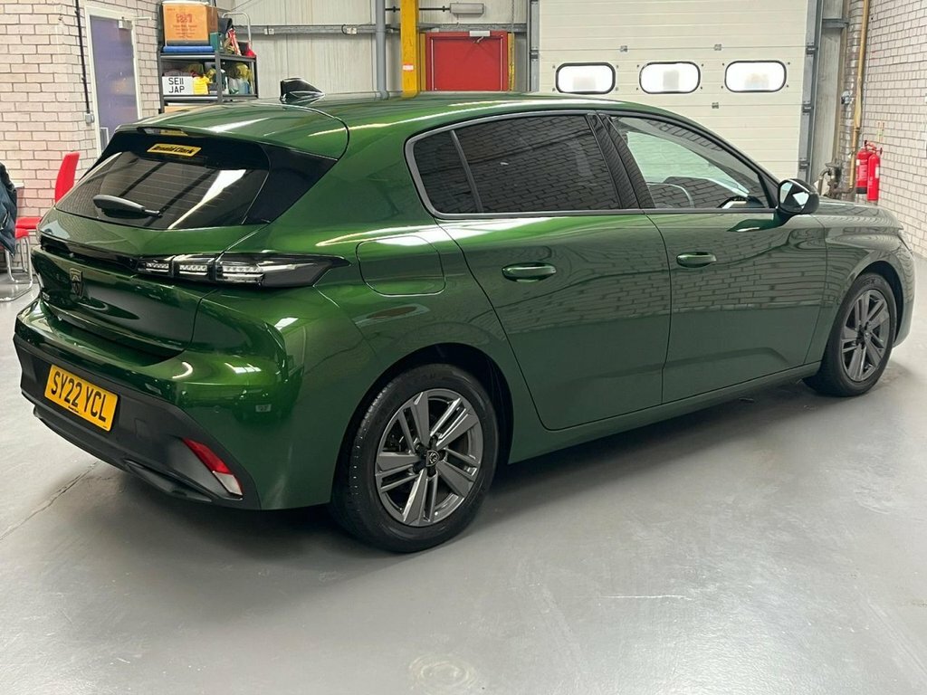 Peugeot 308 1.2L Active Premium Green #4