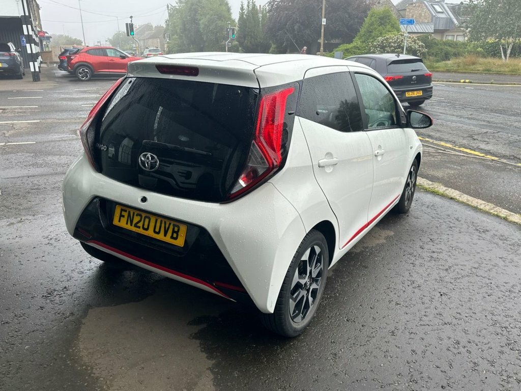 Toyota Aygo 1L X-trend White #5