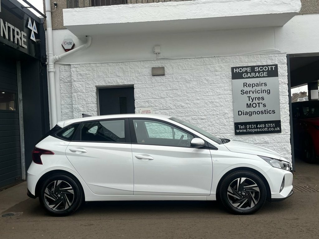 Hyundai I20 1L Se Connect White #2