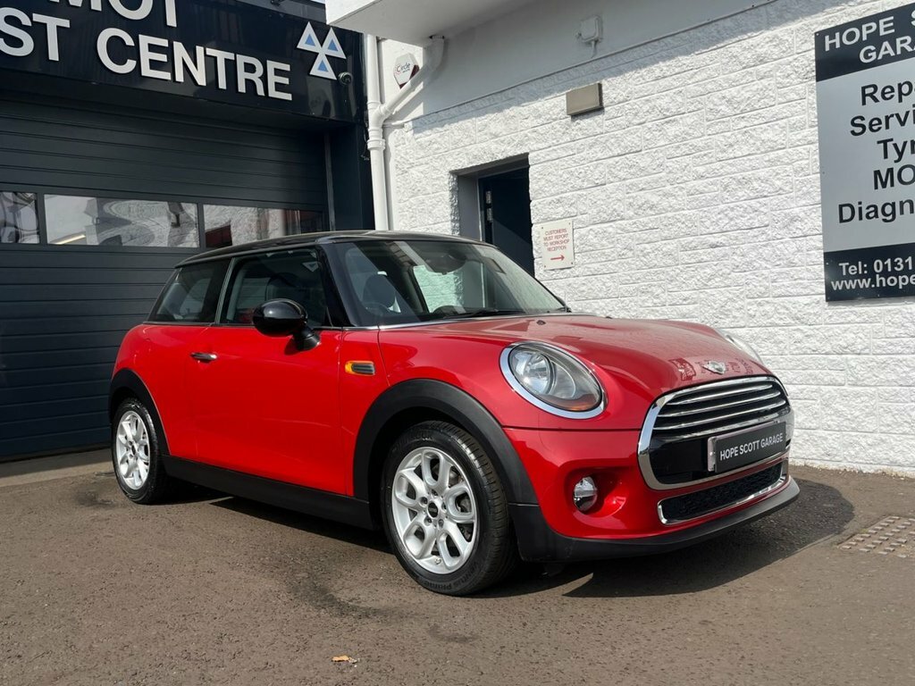 Mini Hatch 1.5L Cooper Red