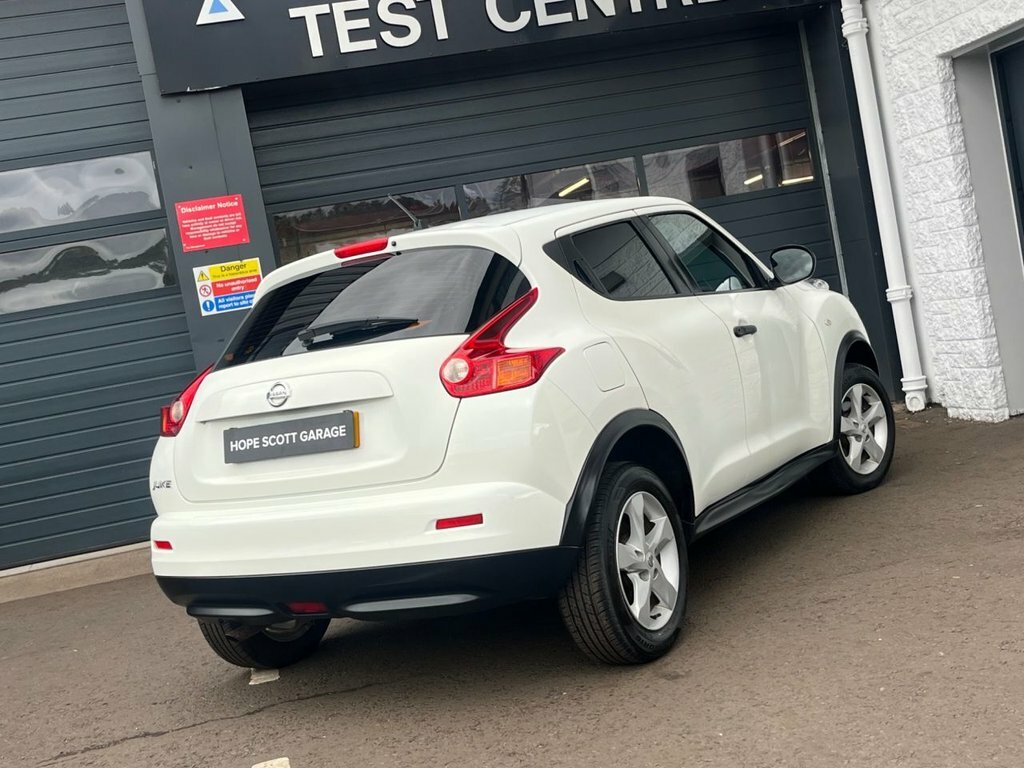 Nissan Juke 1.6L Visia White #4
