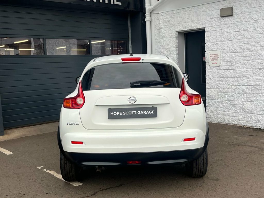 Nissan Juke 1.6L Visia White #3
