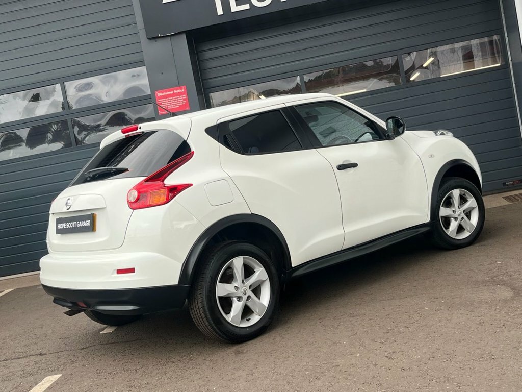 Nissan Juke 1.6L Visia White #6