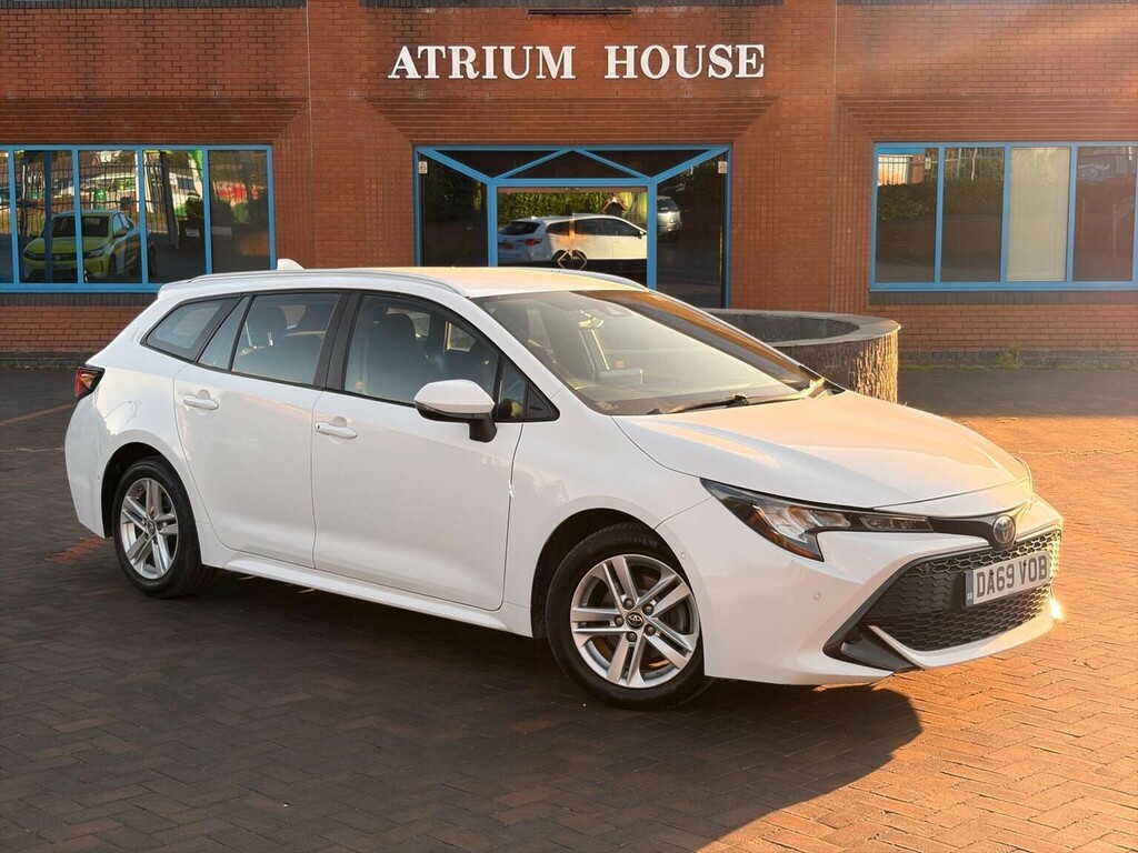 Toyota Corolla Estate 1.8 Vvt-h Icon Tech Touring Sports Cvt Euro White