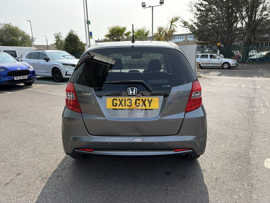 Honda Jazz I-vtec Es White #7
