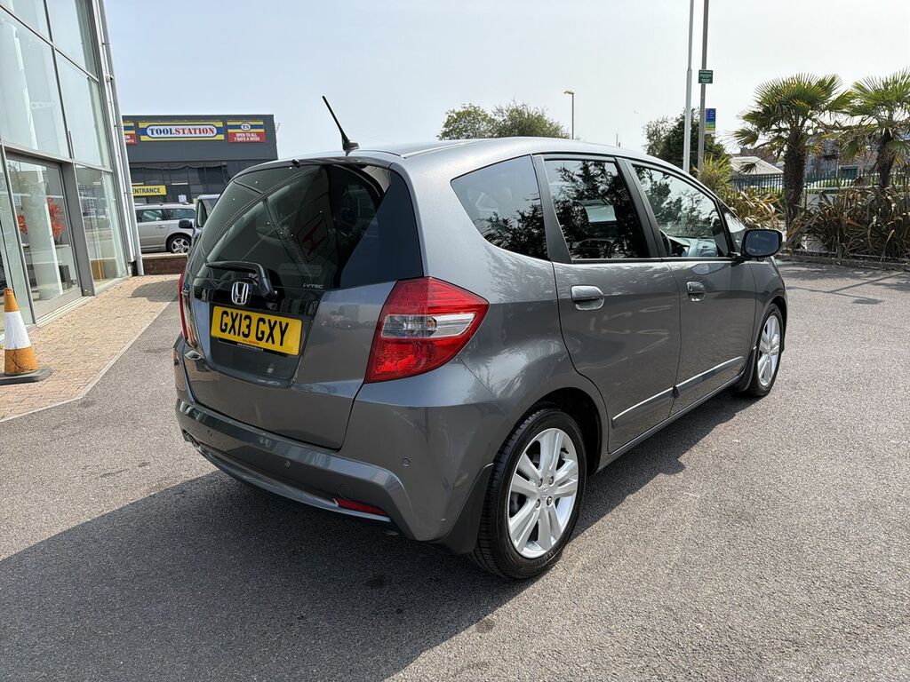 Honda Jazz I-vtec Es White #12