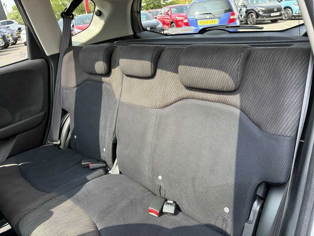 Honda Jazz I-vtec Es White #8