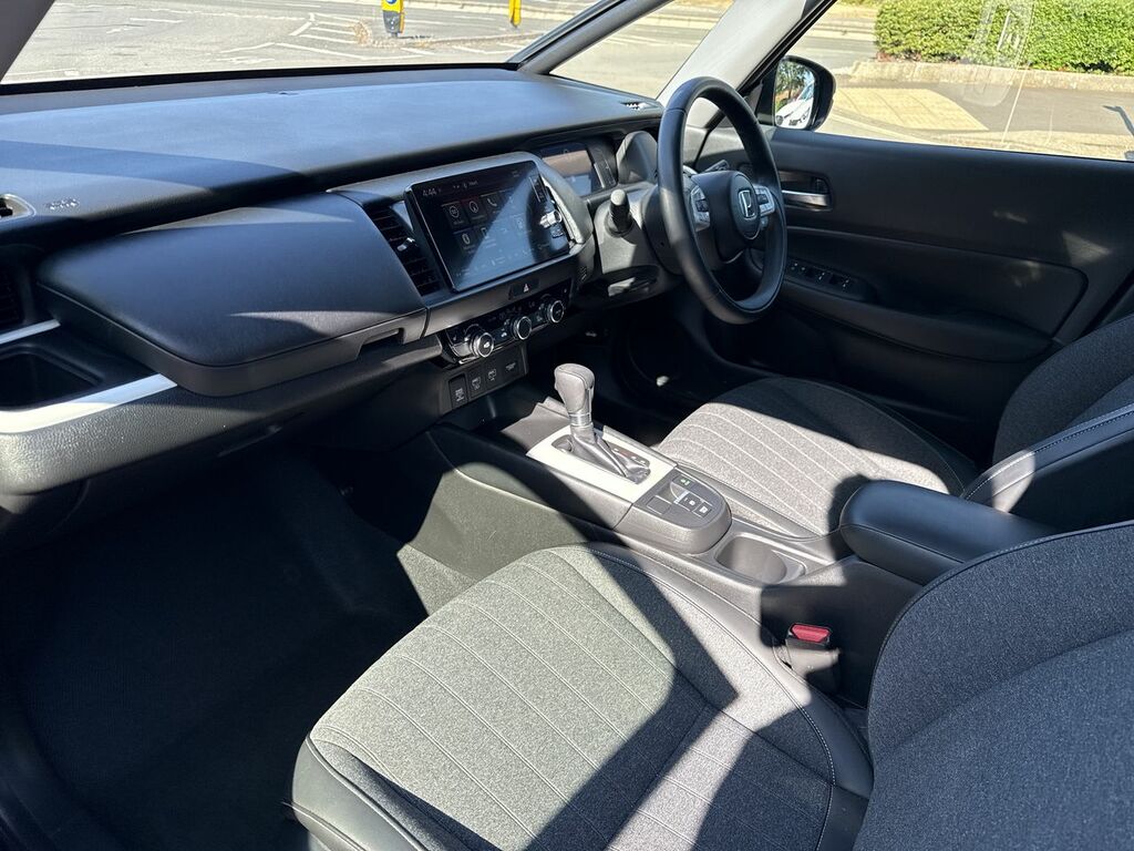Honda Jazz Hat 1.5 I-mmd Hbd Ex Ecvt White #14