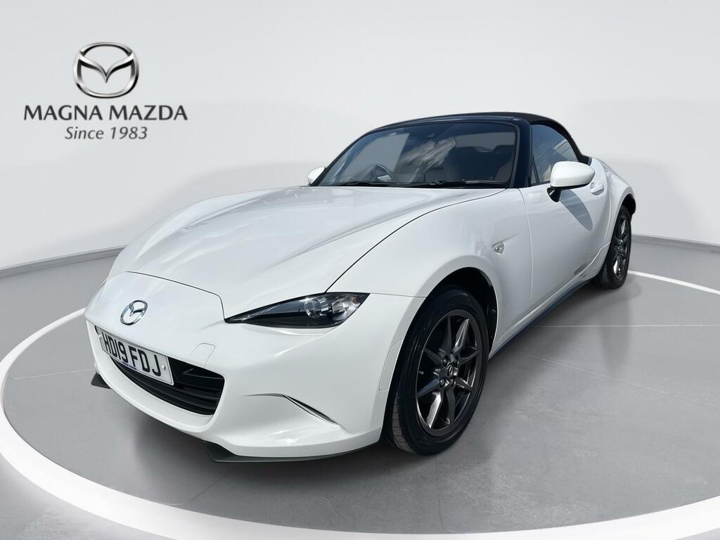Mazda MX-5 1.5 Skyactiv-g Sport Nav Convertible M White
