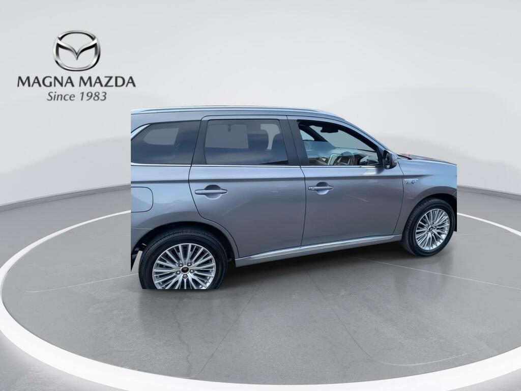 Mitsubishi Outlander 2.4H Twinmotor 13.8Kwh Dynamic Suv Plug Grey #4